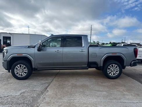 Used 2024 GMC Sierra 2500 Denali Ultimate AWD/4WD image 2