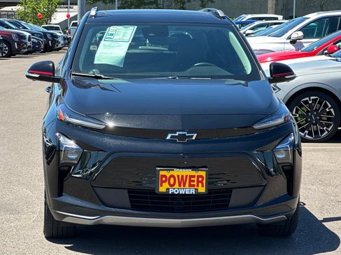 Used 2023 Chevrolet Bolt EUV Premier w/ Sun & Sound Package FWD image 9