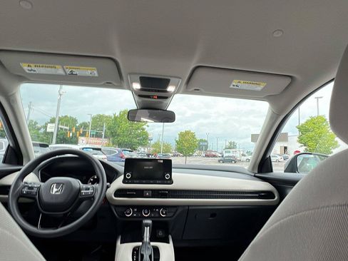 Certified 2025 Honda HR-V LX image 19