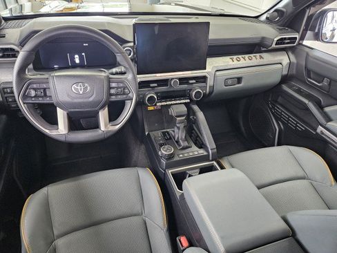 Used 2025 Toyota 4Runner Trailhunter AWD/4WD image 20