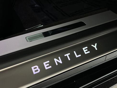 Used 2022 Bentley Flying Spur V8 AWD/4WD image 14