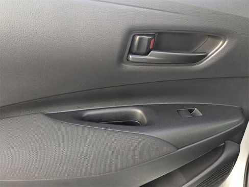 Used 2025 Toyota Corolla LE image 23