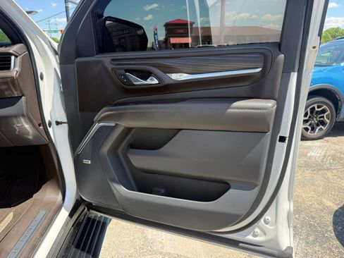 Used 2021 GMC Yukon Denali w/ Denali Ultimate Package AWD/4WD image 27