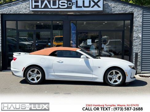 Used 2020 Chevrolet Camaro LT RWD image 11