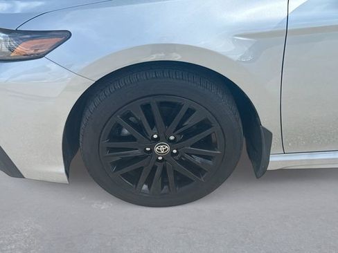 Used 2024 Toyota Camry SE image 10