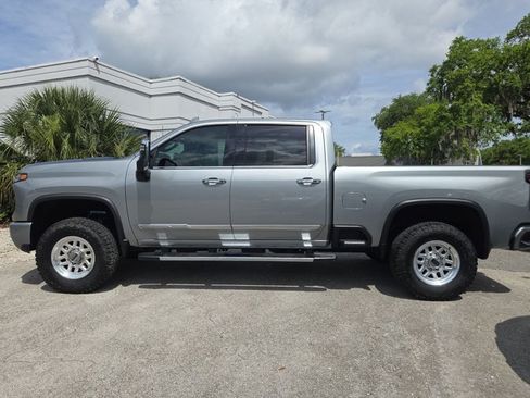 Used 2024 Chevrolet Silverado 2500 High Country w/ High Country Premium Package AWD/4WD image 9