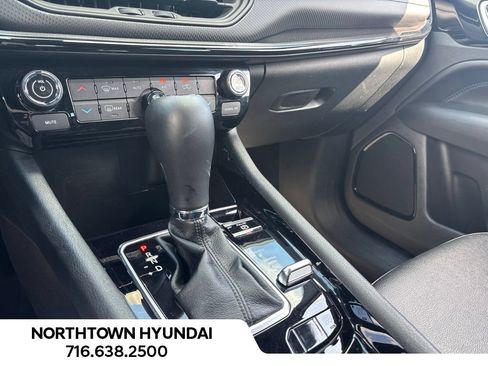 Used 2025 Jeep Compass Latitude w/ Convenience Group AWD/4WD image 22