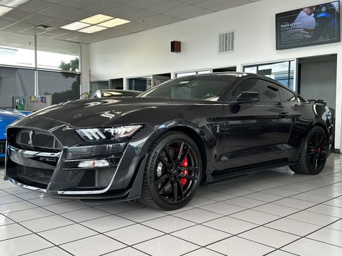 Used 2022 Ford Mustang Shelby GT500 w/ Technology Package RWD image 8