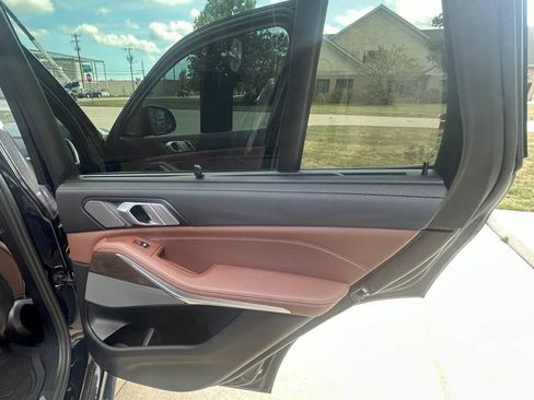 Used 2021 BMW X5 M50i w/ Executive Package image 37