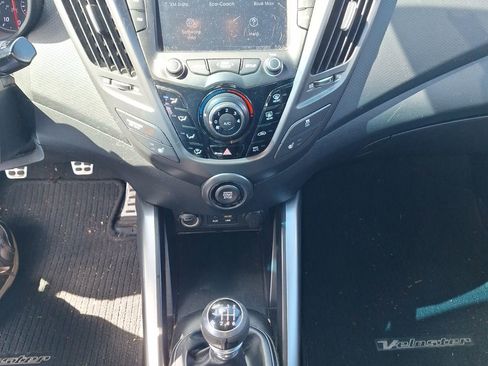 Used 2016 Hyundai Veloster Turbo image 14