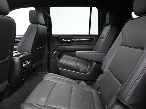 Used 2022 GMC Yukon XL Denali w/ Max Trailering Package image 9