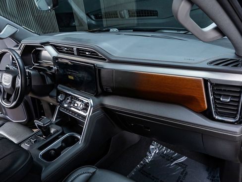 Used 2025 GMC Sierra 1500 Denali AWD/4WD image 18