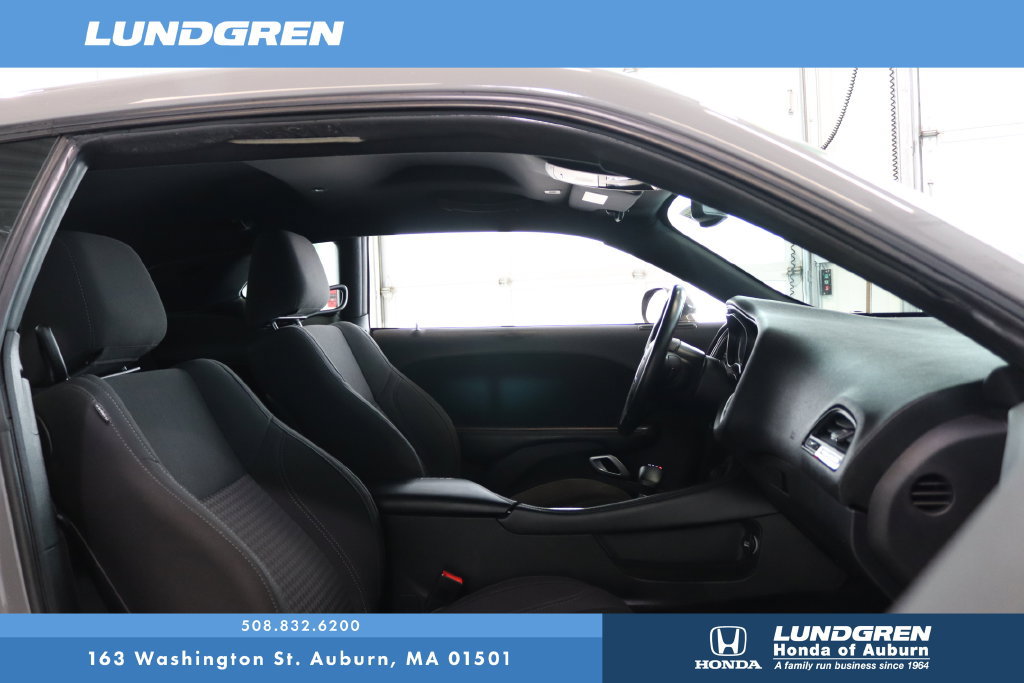 Used 2017 Dodge Challenger SXT RWD image 13