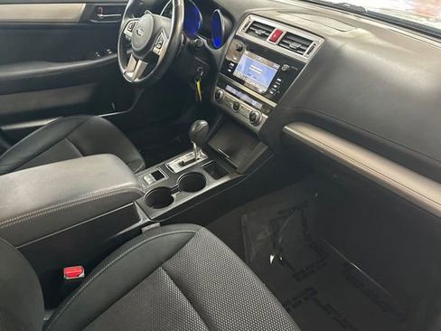 Used 2017 Subaru Outback 2.5i Premium image 18
