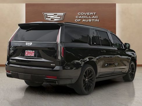Used 2021 Cadillac Escalade ESV Sport w/ Driver Assist Tech Package AWD/4WD image 4