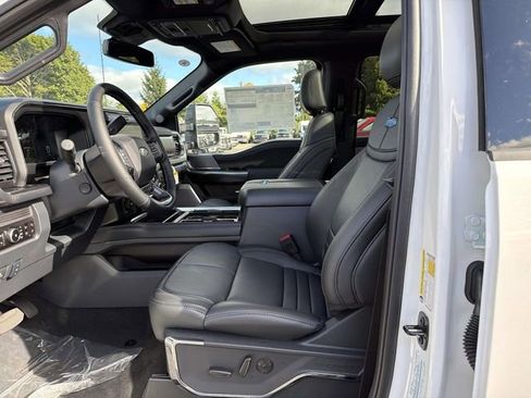 New 2026 Ford F250 Platinum w/ FX4 Off-Road Package image 9