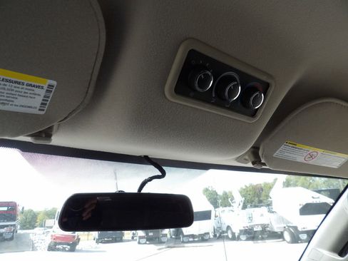 Used 2019 Chevrolet Express 3500 LS image 23