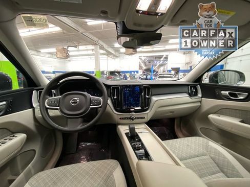 Used 2022 Volvo XC60 B5 Momentum image 28