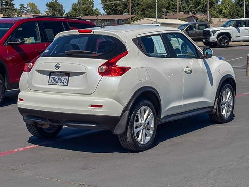 Used 2013 Nissan Juke S FWD image 4