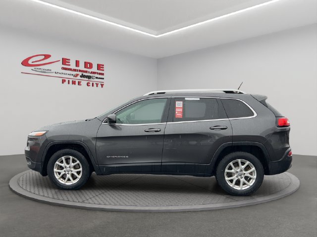 Used 2015 Jeep Cherokee Latitude w/ Cold Weather Group AWD/4WD image 6