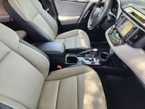 Used 2018 Toyota RAV4 Limited w/ Advanced Technology Package FWD image 14