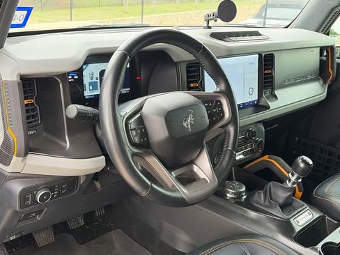 Used 2022 Ford Bronco Badlands image 16