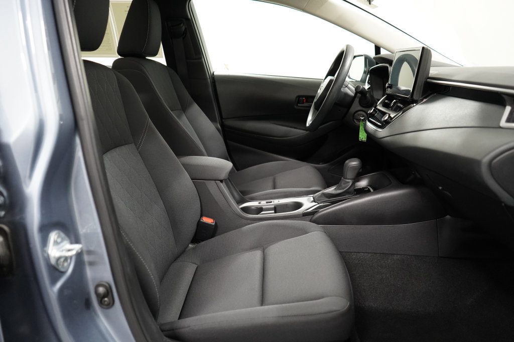 Used 2025 Toyota Corolla LE FWD image 19