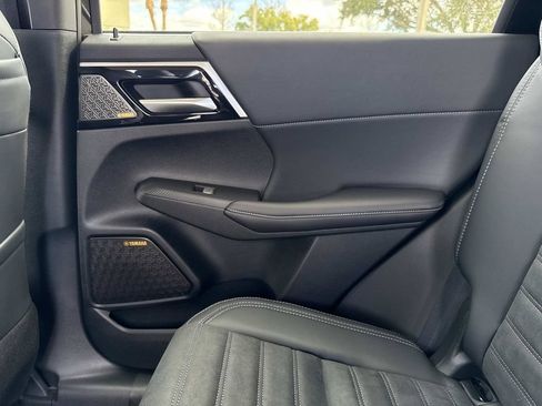 New 2026 Mitsubishi Outlander SE FWD image 15