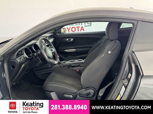 Used 2019 Ford Mustang Coupe w/ Black Accent Package RWD image 14