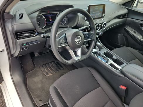 Used 2025 Nissan Sentra SV FWD image 3