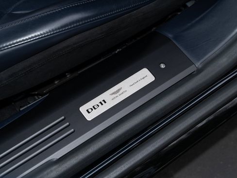 Used 2020 Aston Martin DB11 Coupe image 18