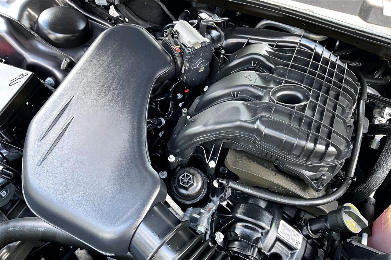 Used 2023 Dodge Challenger SXT RWD image 25