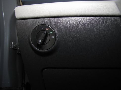 Used 2022 Volkswagen Taos SE image 8