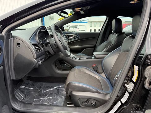 Used 2016 Chrysler 200 S w/ Navigation & Sound Group I FWD image 21