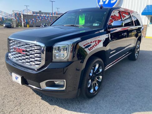 Used 2019 GMC Yukon XL Denali w/ Denali Ultimate Package AWD/4WD image 3