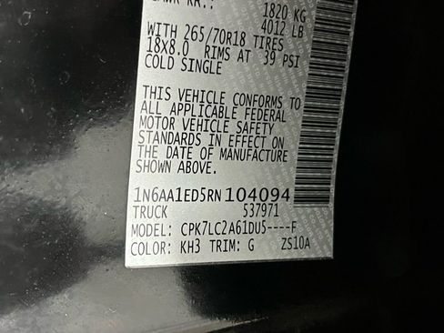 Used 2024 Nissan Titan SV w/ SV Convenience Package image 31