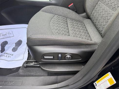 Used 2023 Chevrolet Equinox LT w/ Driver Convenience Package image 13