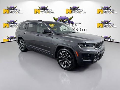 Used 2022 Jeep Grand Cherokee L Overland w/ Luxury Tech Group IV image 3