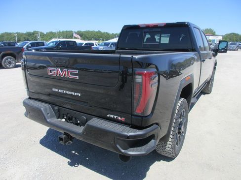 New 2026 GMC Sierra 2500 AT4 w/ AT4 Premium Plus Package AWD/4WD image 5