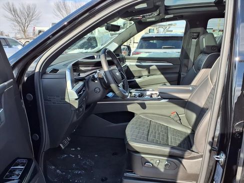 Used 2025 Cadillac Escalade V image 18