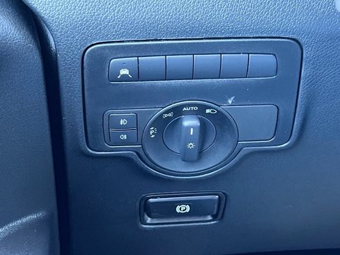 Used 2023 Mercedes-Benz Metris Passenger image 34