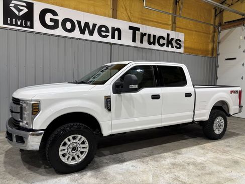 Used 2019 Ford F250 XLT w/ XLT Value Package image 4