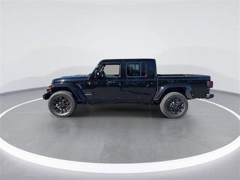 Used 2023 Jeep Gladiator Overland image 5