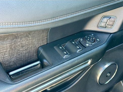 Used 2021 Ford Expedition Max Limited image 19