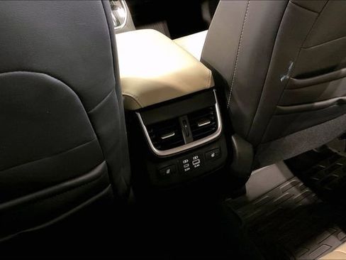 Used 2023 Subaru Outback Limited image 34
