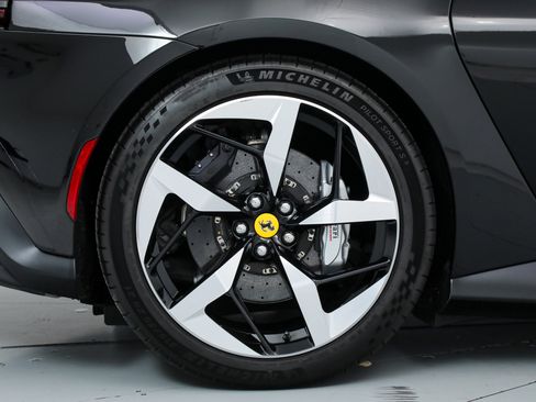 Used 2025 Ferrari 12Cilindri RWD image 43