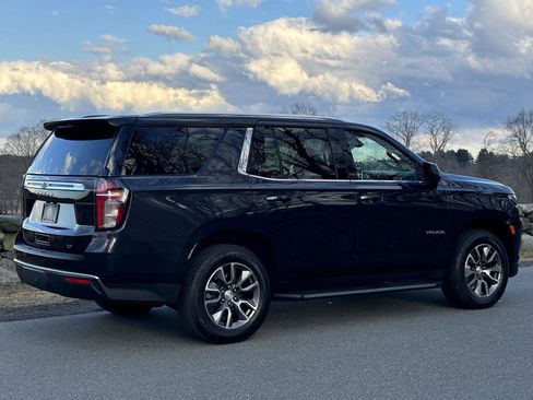 Used 2022 Chevrolet Tahoe LT w/ Luxury Package image 18