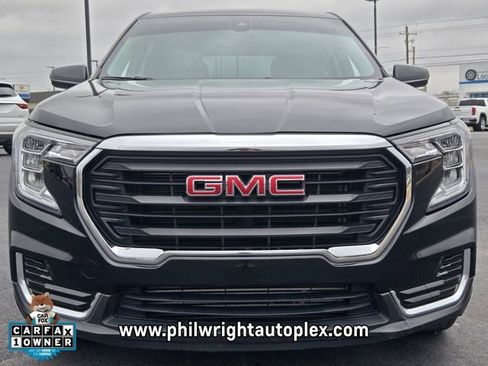 Used 2024 GMC Terrain SLE image 8