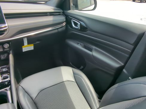 New 2026 Jeep Compass Latitude AWD/4WD image 15