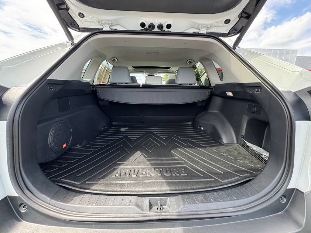 Used 2025 Toyota RAV4 Limited FWD image 11